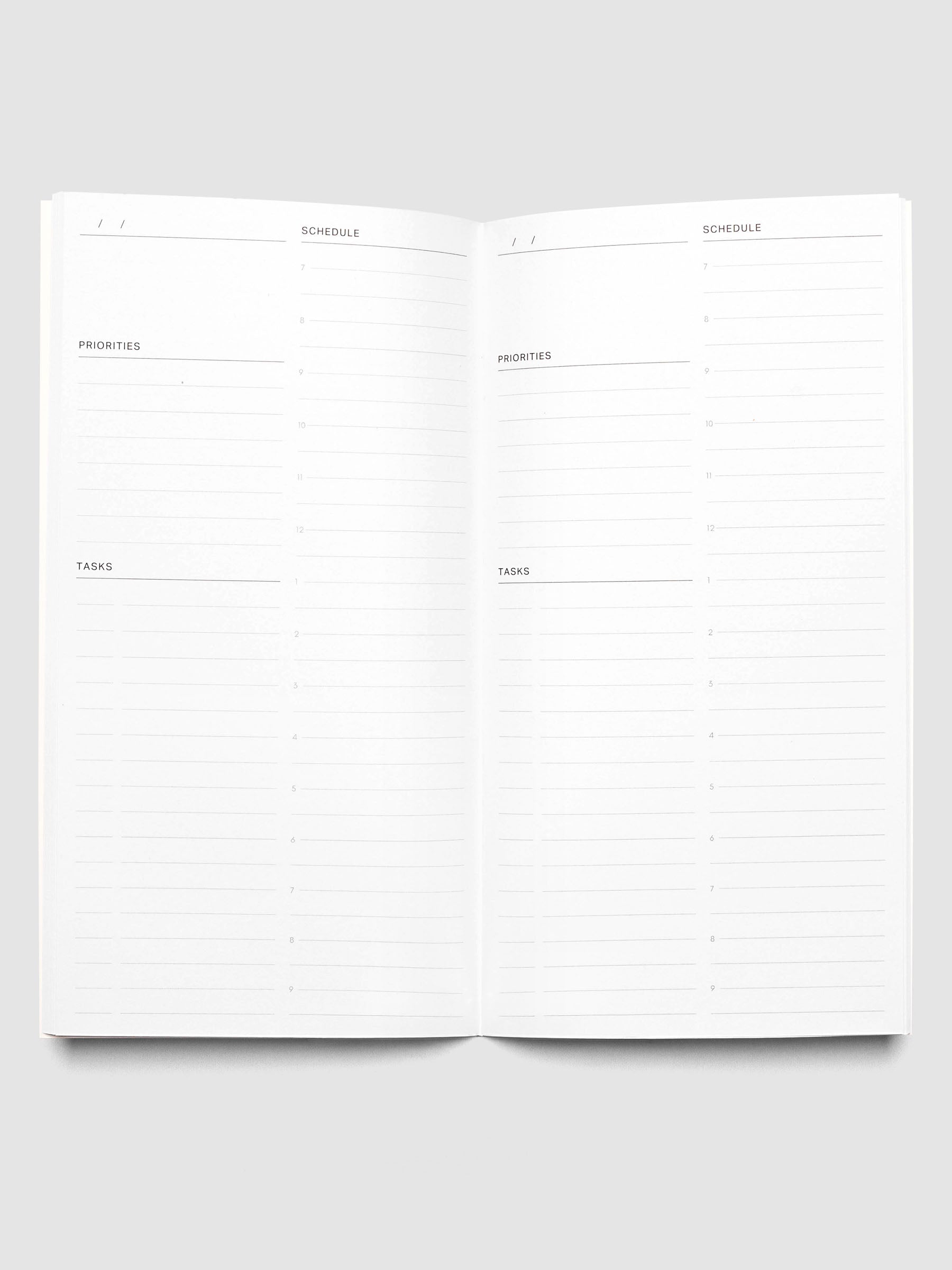 Daily Lined notebook interior in size pocket plus.