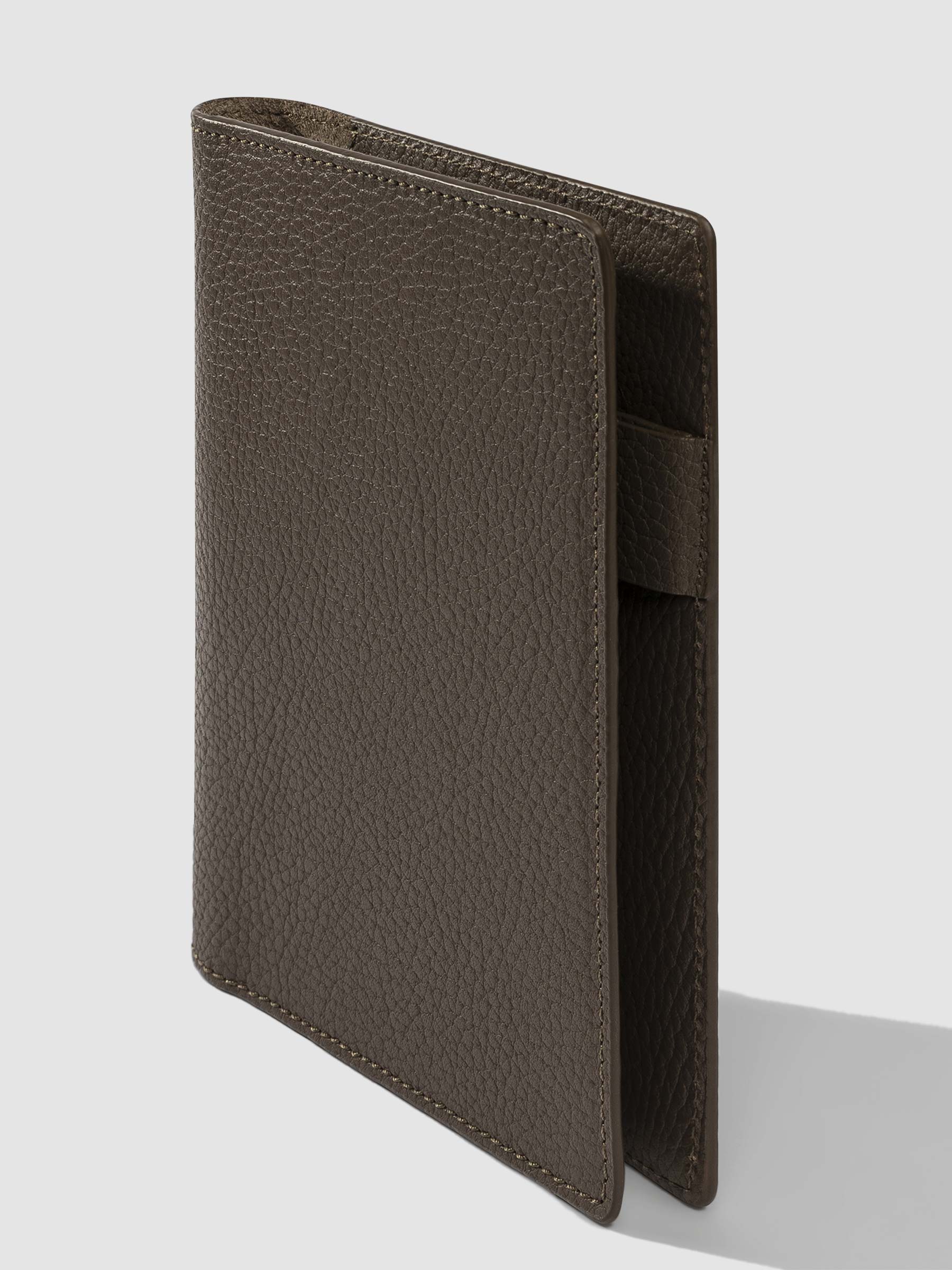 3/4 view of Leon folio on a neutral background.