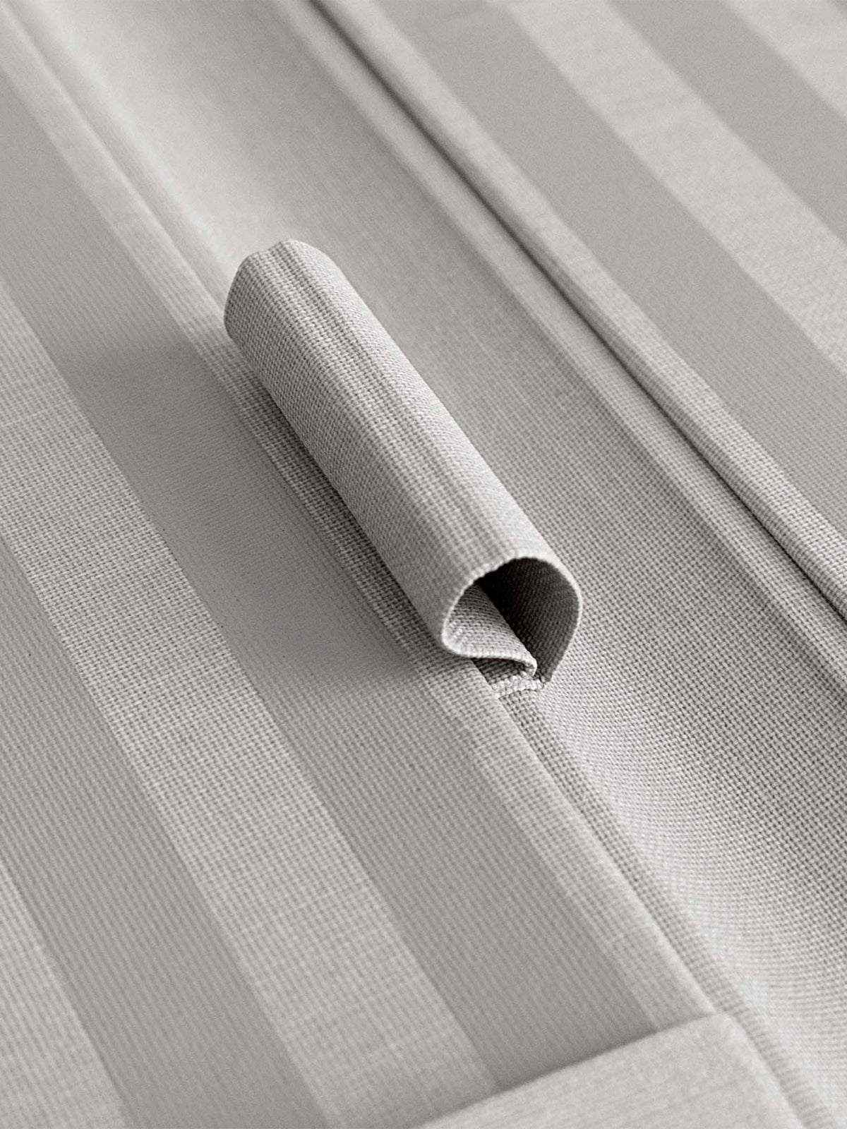 Closeup of pen loop inside folio.